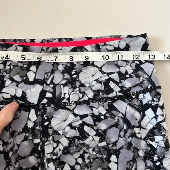 Victoria's Secret VSX Cropped Workout Leggings Size Small - Picture 7 of 9